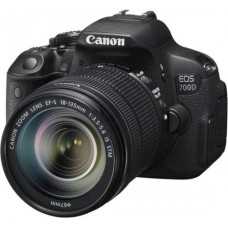 Цифровая фотокамера зеркальная Canon EOS 700D + объектив 18-135 STM